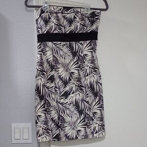H&M Black and White Palm-Print Strapless Dress with Waist Band